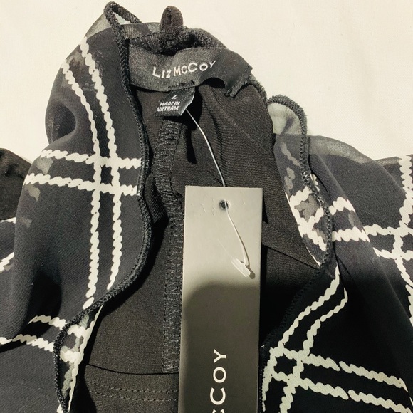 Liz McCoy Black and White Blouse with Necklace - Picture 3 of 5